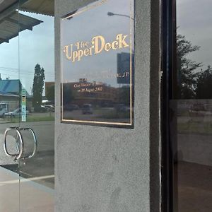 The Upper Deck Hotel